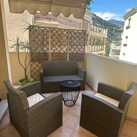 Magnificent Flat In With Swimming Pool *