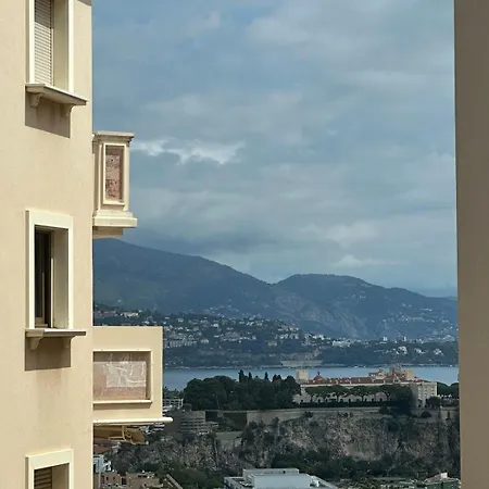 Magnificent Flat In With Swimming Pool *